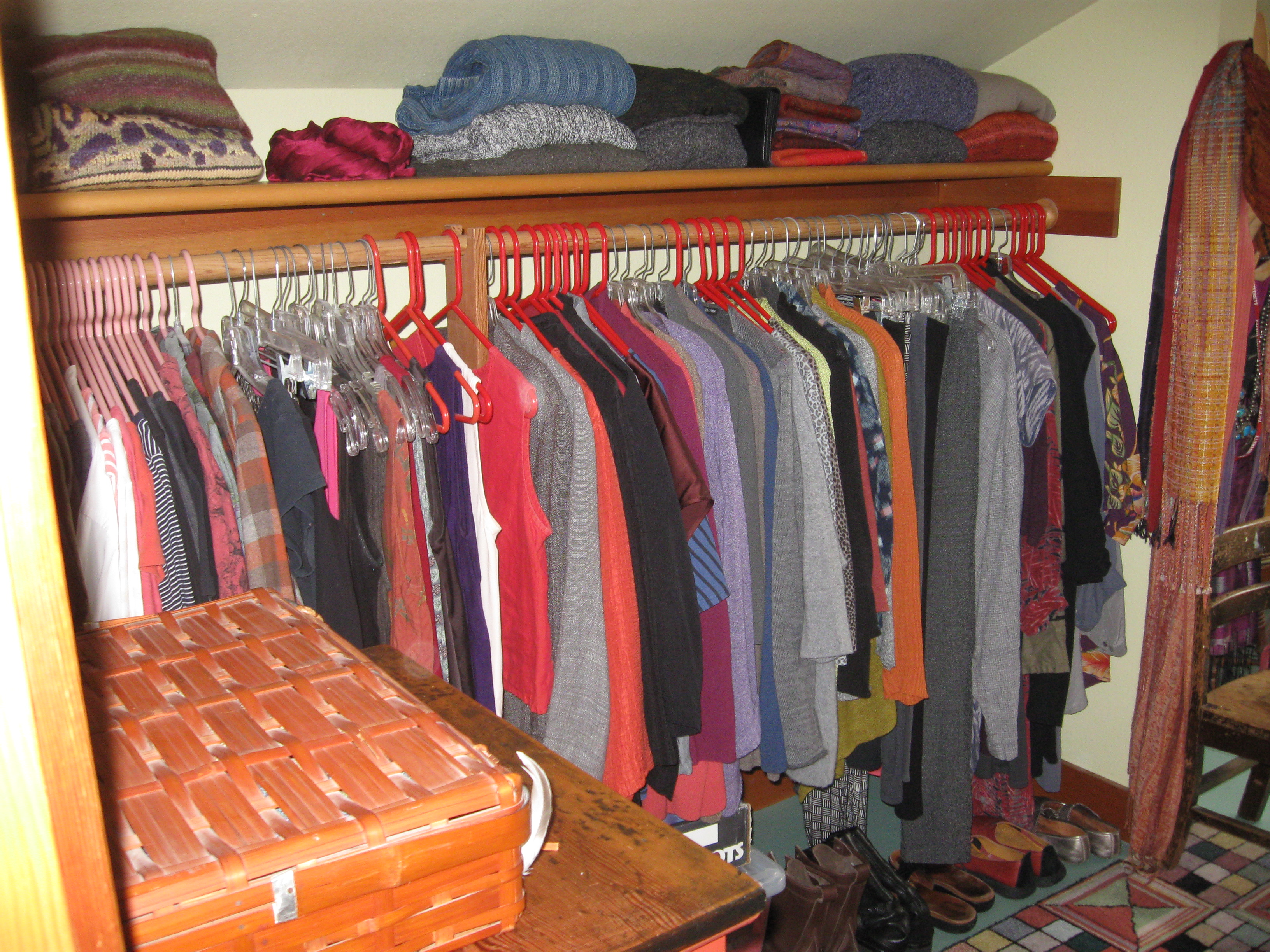 CLOSET SPACE